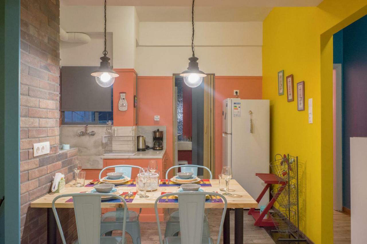"Casa De Colores", Next To The Metro アテネ エクステリア 写真